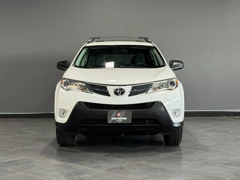 Used 2014 Toyota RAV4 LE AWD/4WD image 2