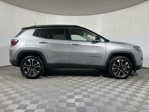 Used 2022 Jeep Compass Limited AWD/4WD image 9