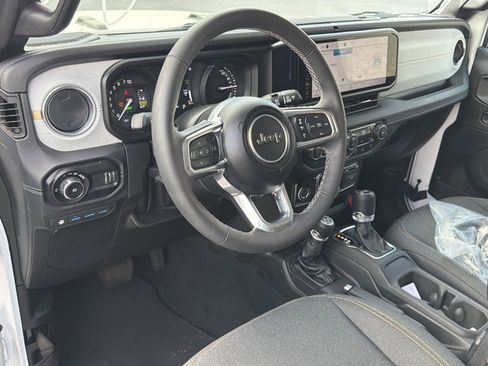 Used 2025 Jeep Wrangler Unlimited Sahara w/ Safety Group image 18