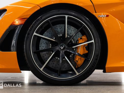 Used 2019 McLaren 720S Performance RWD image 6