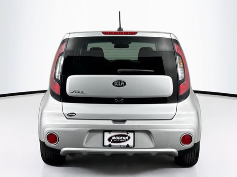 Used 2018 Kia Soul + FWD image 10