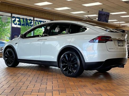 Used 2018 Tesla Model X 75D AWD/4WD image 7