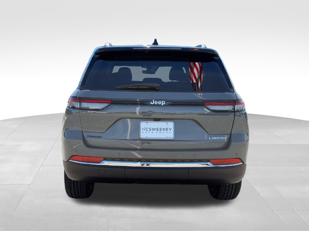 New 2027 Jeep Grand Cherokee Laredo RWD image 26