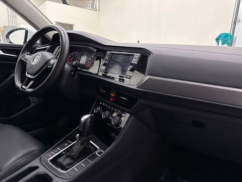 Used 2021 Volkswagen Jetta SE w/ SE Cold Weather Package FWD image 24