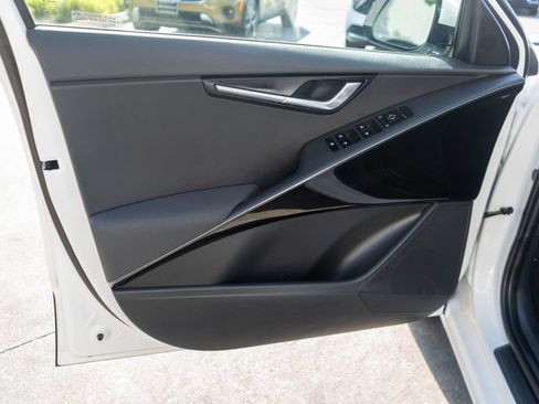 Used 2023 Kia Niro Wind w/ Wind Preserve Package FWD image 25