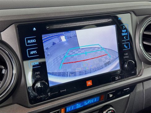 Used 2019 Toyota Tacoma TRD Off-Road image 14