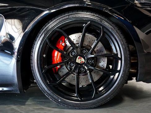 Used 2022 Porsche 718 Boxster Spyder RWD image 36