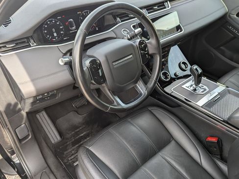 Used 2020 Land Rover Range Rover Evoque SE image 4