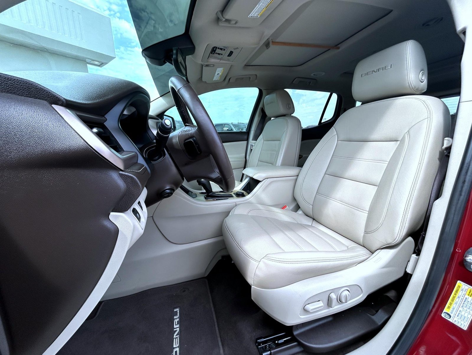 Used 2018 GMC Acadia Denali w/ Technology Package AWD/4WD image 12