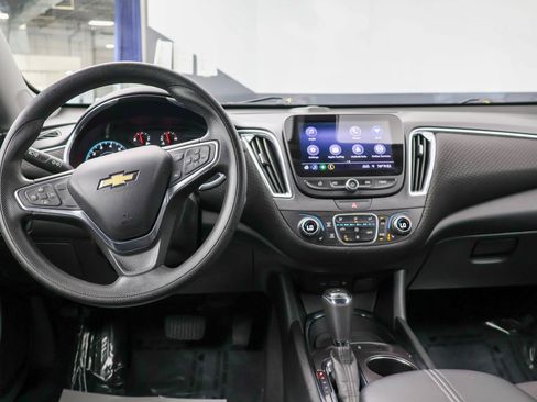 Used 2019 Chevrolet Malibu LT FWD image 21