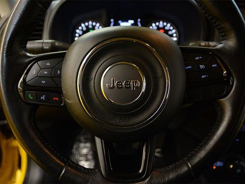 Used 2018 Jeep Renegade Altitude image 19