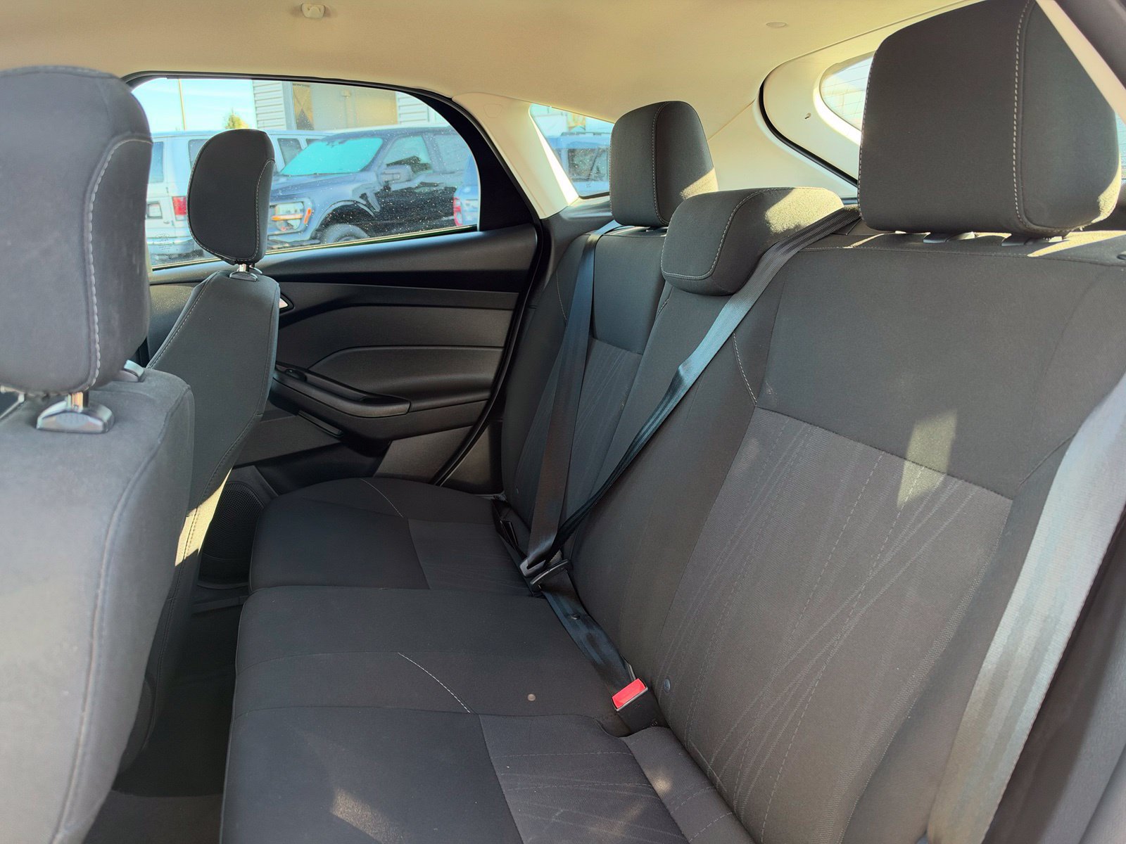 Used 2018 Ford Focus SE FWD image 17