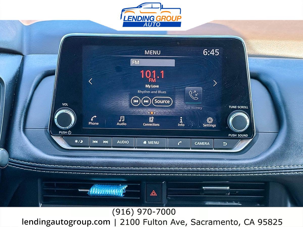 Used 2023 Nissan Rogue S AWD/4WD image 13