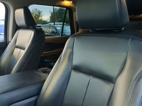 Used 2024 Ford Expedition Max XLT image 10