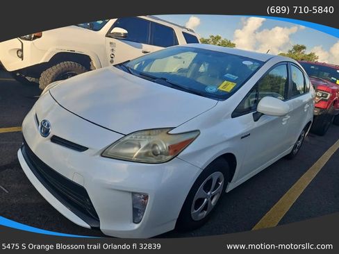 Used 2012 Toyota Prius Two FWD image 1