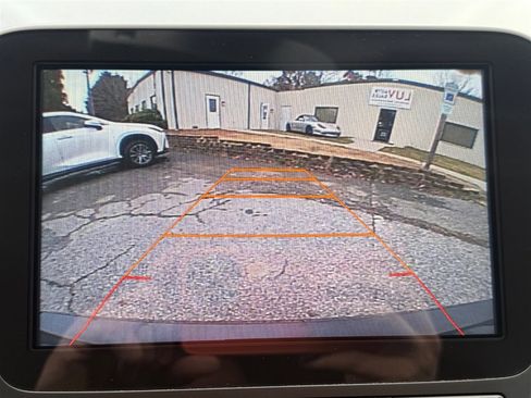 Used 2017 Chevrolet Malibu LT image 16