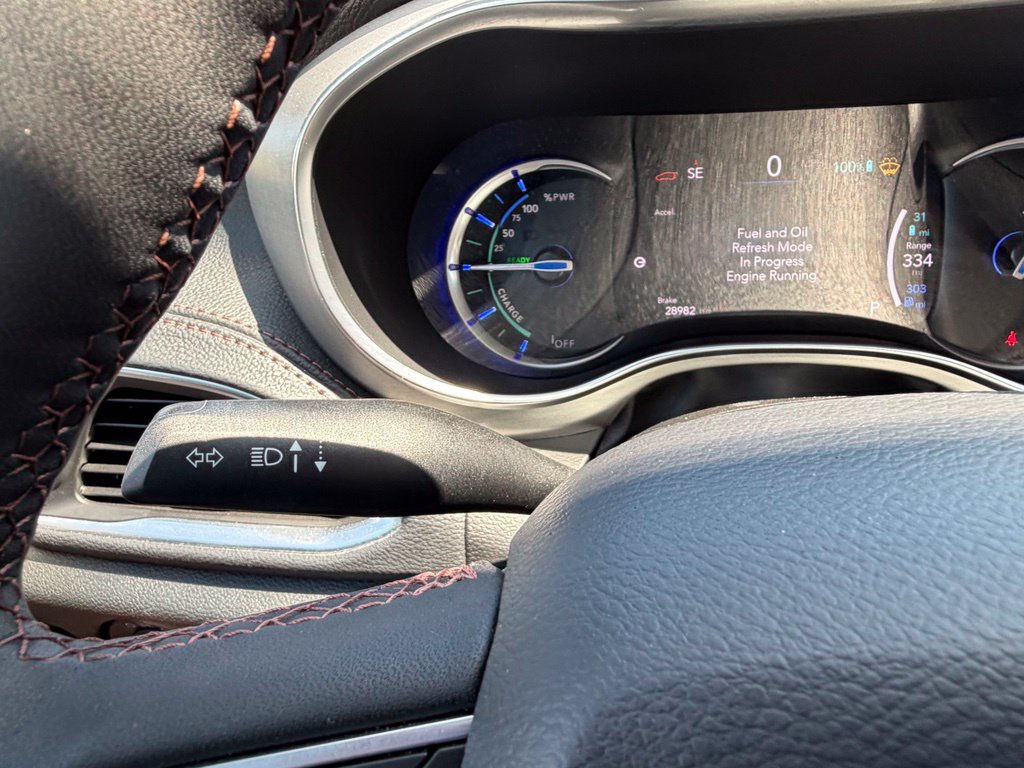 Used 2024 Chrysler Pacifica Pinnacle FWD image 51