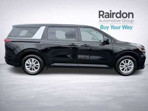 Used 2024 Kia Carnival LX FWD image 8