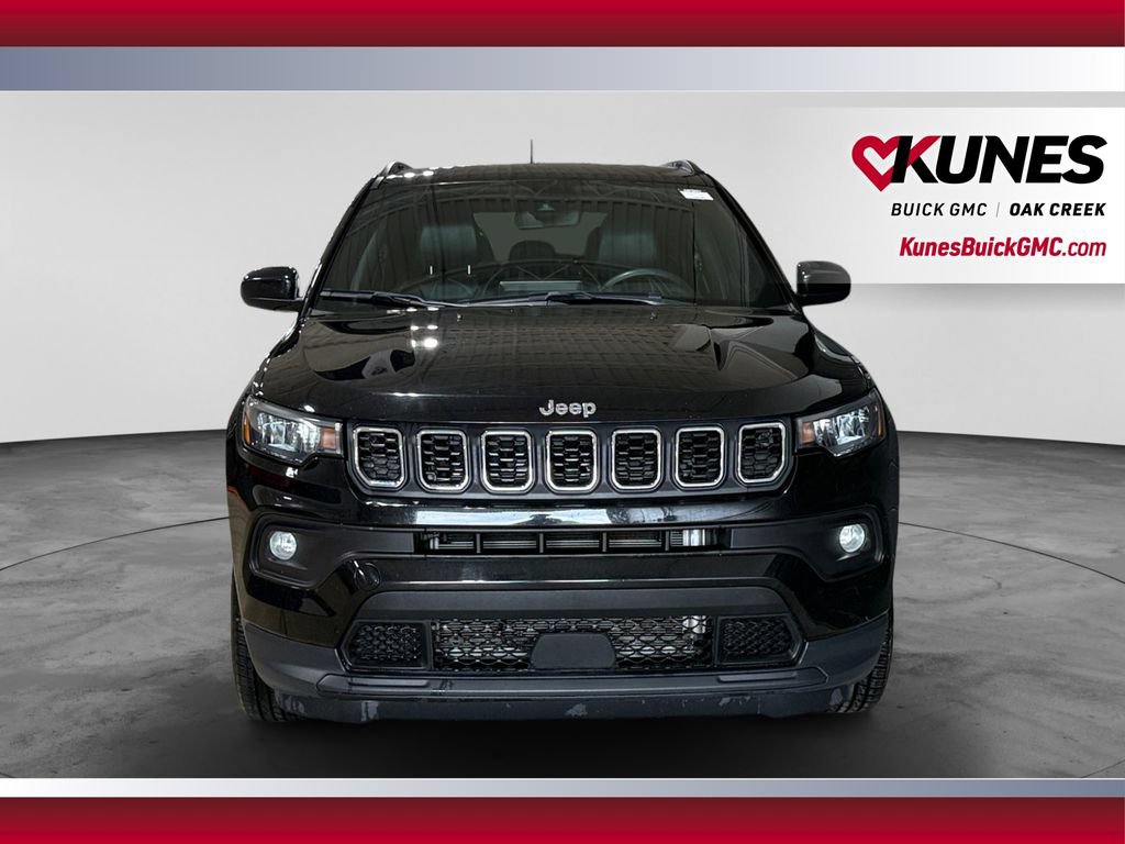 Used 2024 Jeep Compass Latitude AWD/4WD image 3