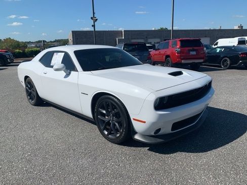 Used 2022 Dodge Challenger R/T w/ Plus Package image 7