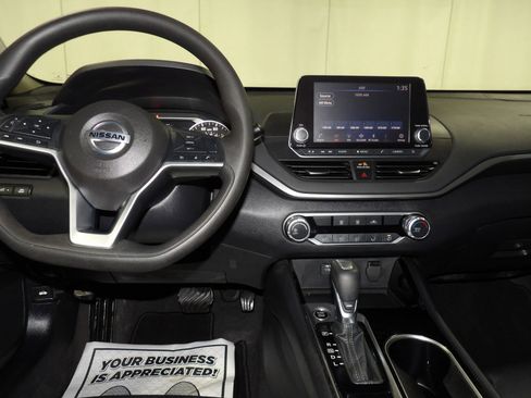 Used 2021 Nissan Altima 2.5 SV FWD image 12