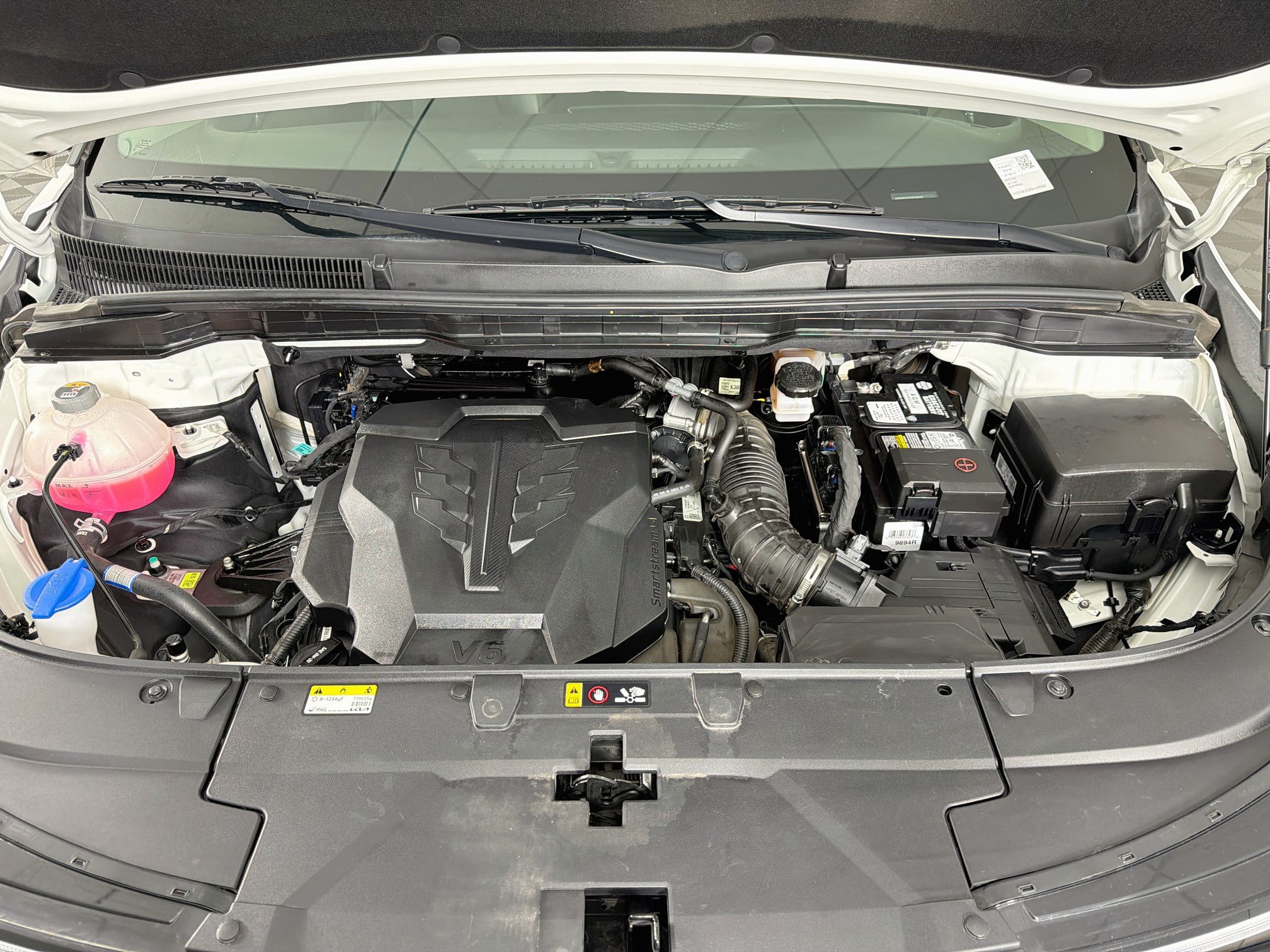 Used 2025 Kia Carnival FWD image 34