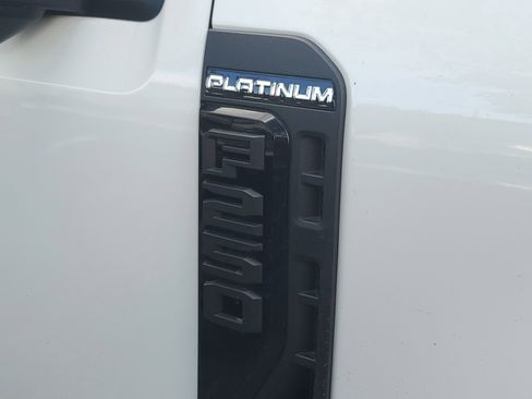Used 2025 Ford F250 Platinum image 2