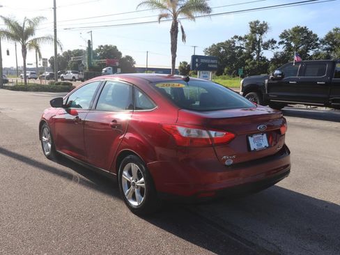 Used 2014 Ford Focus SE FWD image 5