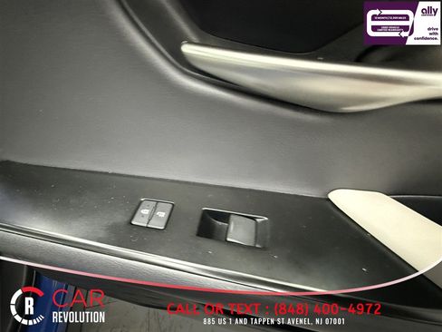 Used 2022 Lexus UX 250h w/ Premium Package AWD/4WD image 39