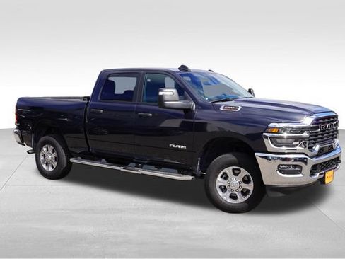 Certified 2026 RAM 2500 Big Horn AWD/4WD image 2