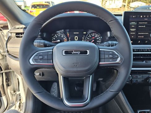 New 2026 Jeep Compass Latitude image 19