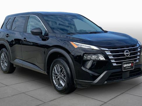 Used 2024 Nissan Rogue S FWD image 3
