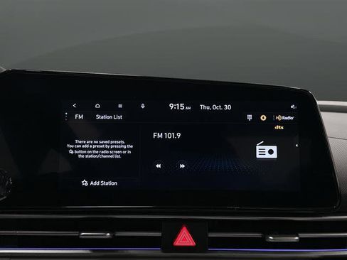 Used 2024 Hyundai Elantra Limited image 18