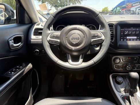 Used 2018 Jeep Compass Latitude w/ Popular Equipment Group AWD/4WD image 6