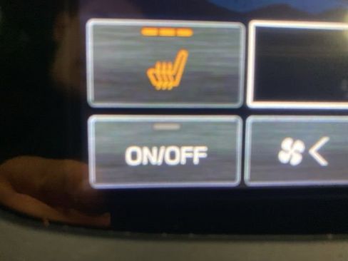 Certified 2025 Subaru Forester Limited image 19