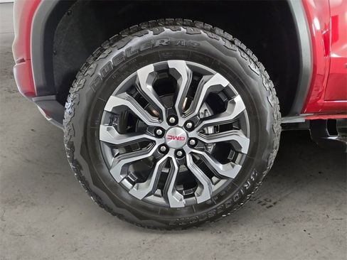 Certified 2025 GMC Canyon Denali image 14