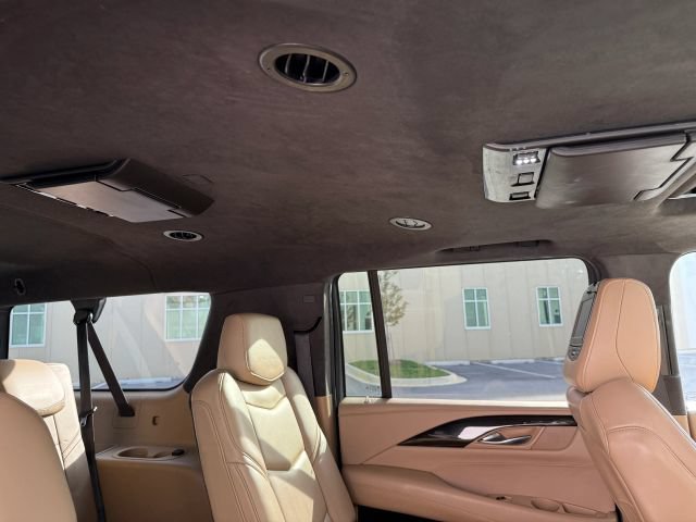 Used 2019 Cadillac Escalade ESV Platinum AWD/4WD image 25