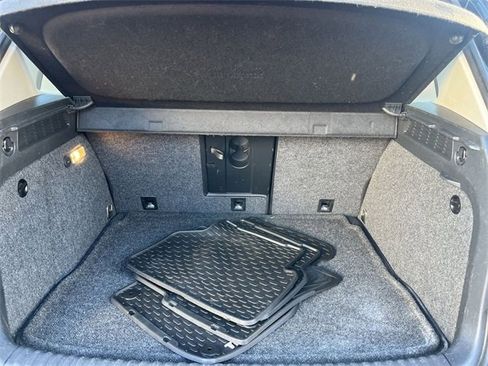 Used 2017 Volkswagen Tiguan S image 24