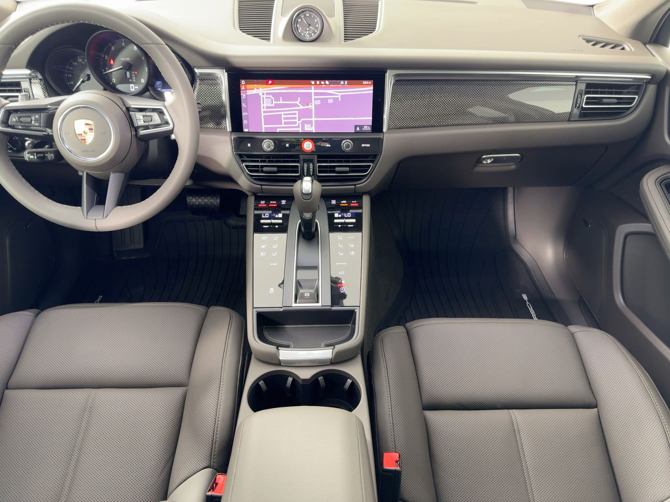 Certified 2026 Porsche Macan AWD/4WD image 17