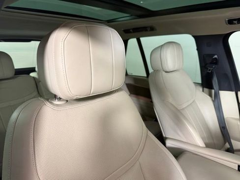 Certified 2023 Land Rover Range Rover SE image 29