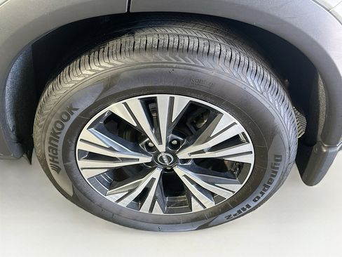 Used 2023 Nissan Rogue SV AWD/4WD image 11