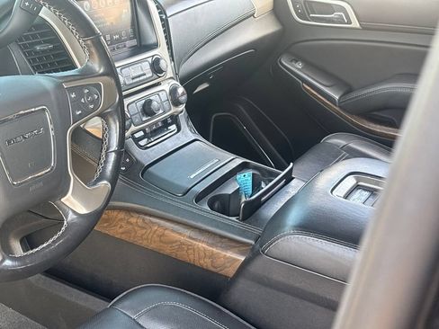 Used 2019 GMC Yukon Denali w/ Denali Ultimate Black Edition AWD/4WD image 20