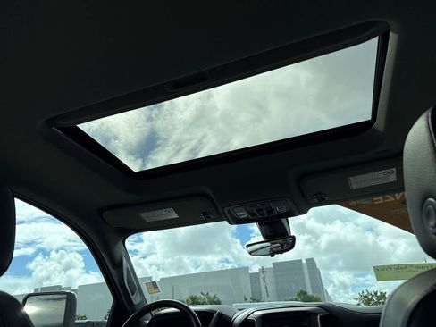 Used 2022 GMC Sierra 2500 Denali w/ Denali Ultimate Package image 8