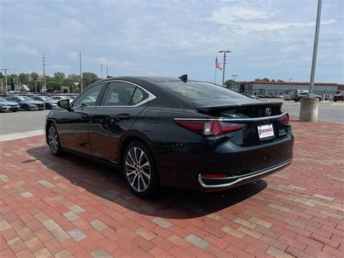 Used 2019 Lexus ES 300h w/ Premium Package image 34