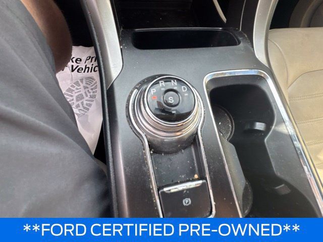 Used 2017 Ford Fusion SE w/ Fusion SE Technology Package FWD image 17