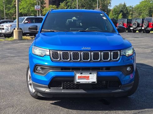 Used 2024 Jeep Compass Latitude AWD/4WD image 2