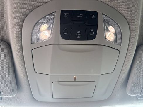 Used 2023 Chrysler Voyager LX FWD image 27