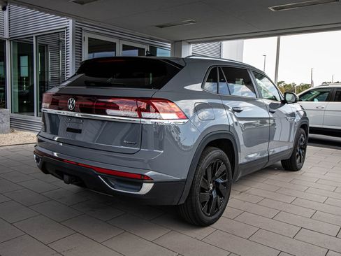 Used 2024 Volkswagen Atlas Cross Sport SE w/ Panoramic Sunroof Package image 2