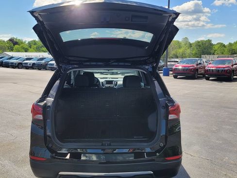 Used 2022 Chevrolet Equinox LT w/ Driver Convenience Package AWD/4WD image 11