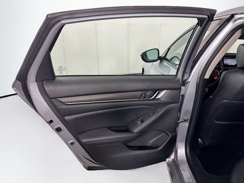 Used 2019 Honda Accord Touring image 27